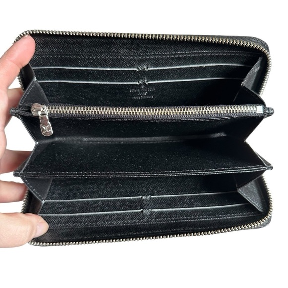 Authentic Louis Vuitton Eclipse Split White & Gray Monogram Leather Zippy Wallet - Picture 4 of 14